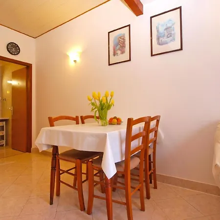 Apartment Fuer 4 Personen Ca 46 Qm In Pula, Istrien Istrische Riviera Pula