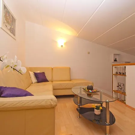 Fuer 4 Personen Ca 46 Qm In Pula, Istrien Istrische Riviera Apartment *